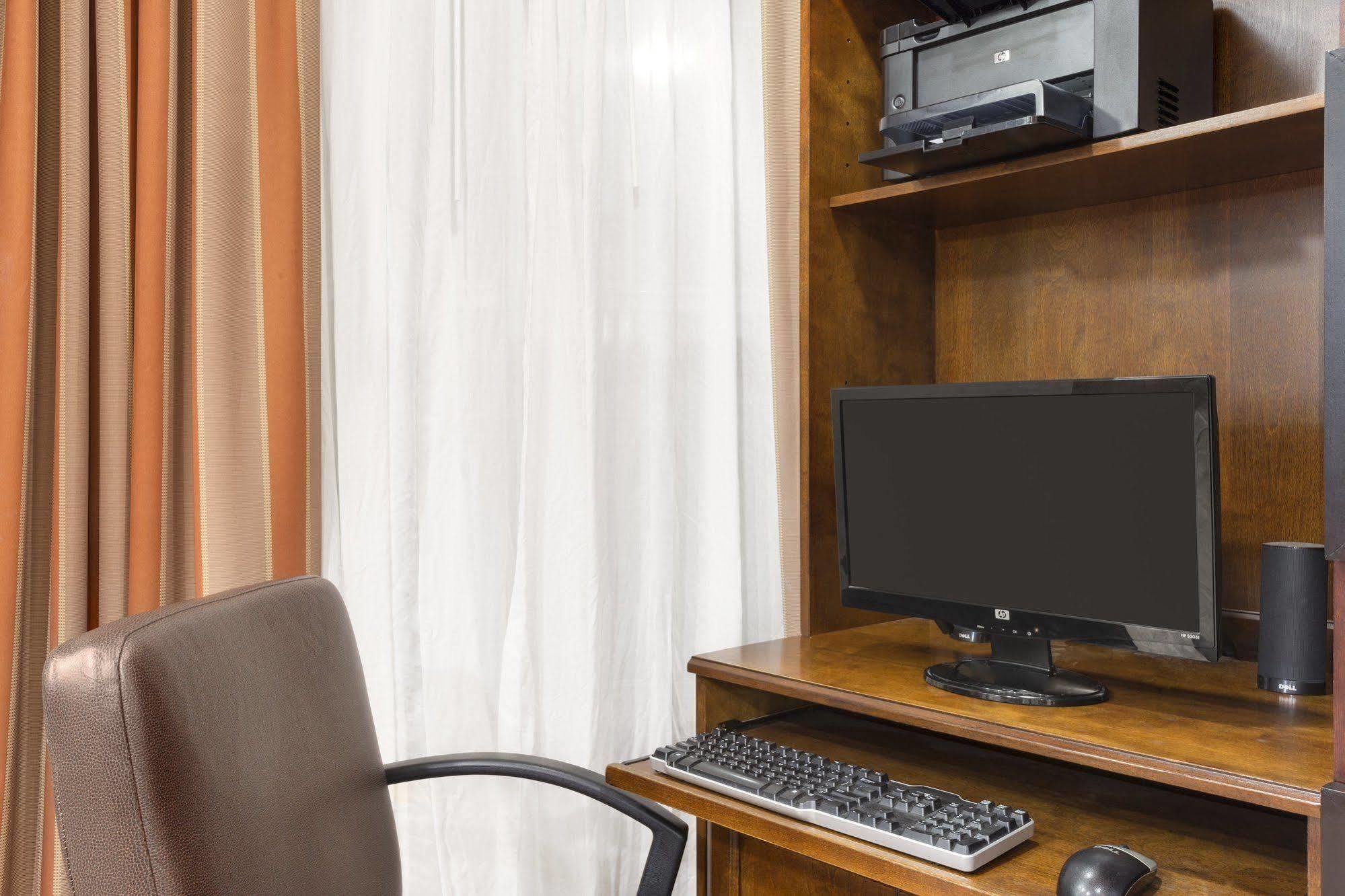 Country Inn & Suites By Radisson, Savannah I-95 North, Ga Port Wentworth Buitenkant foto